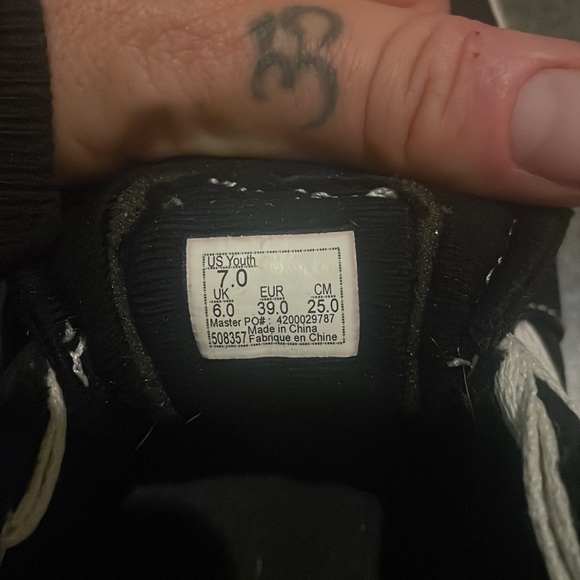 Vans - Picture 5 of 5